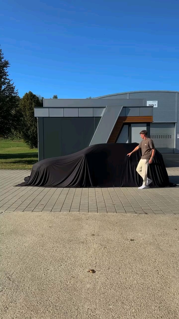 Тот самый бумер в LOOKY. . Как вам такой салон?...