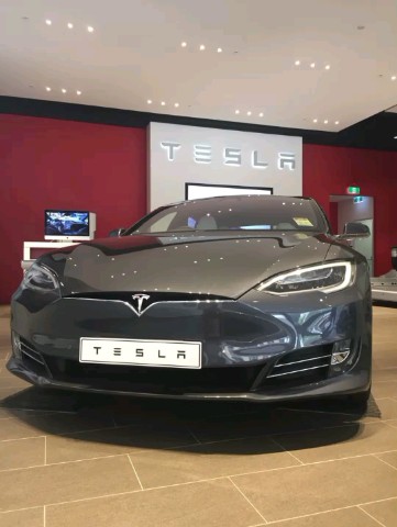 TeslaL в LOOKY. . Автомобиль Tesla Mod...