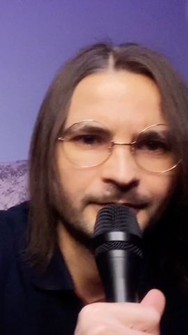 avraam_campula в LOOKY. #AvraamCampula,#podkast,#podcast,#подкаст,#подкасты,#Podcasts,#Holding,#FrontView,#StudioShot,#People,#InputDevice,#Indoors,#Headshot,#Portrait,#Musician. 👀СМОТРИ ЦЕЛУЮ ВЕРСИ...