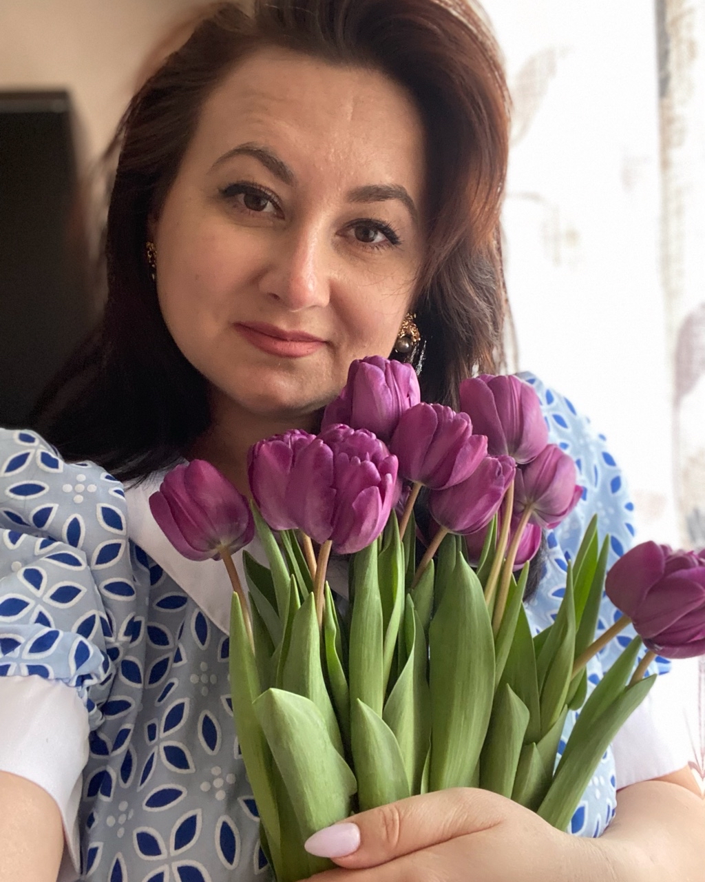 Сходила в Ботанический сад за тюльпанами. От такой красоты и дома весна и в душе весна. Тюльпаны можно купить и букетом и в горшочках, можно взять прям с луковицами. Цены очень демократичные, перед праздником в цветочных магазинах, цены обычно космические. Если хотите такую красоту в праздники поторопитесь. #воронеж