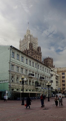 Looky_1681237720268 в LOOKY. #москва,#россия,#фото,#фотография. Утром на Арбате.
.
#...