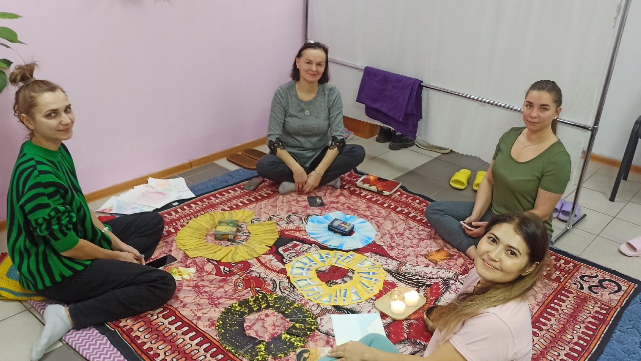 С прошлого года мы с Татьяной начали проводить волшебные женские круги, тематические ретриты, сакральные баньки, трансформационные практики. 
Вы можете тоже присоединиться к нам) 💖🙏 
Примерно 1-2 раза в месяц проводится мероприятие, о котором мы обязательно пишем пост. И если тема ваша - добро пожаловать Творить свою жизнь вместе с нами💎🌟💖
Возможно у вас есть пожелания, какие нужно проработать темы.
И, конечно, каждая из нас принимает индивидуально на ваши личные темы. 
Любим и обнимаем!💖💖💖