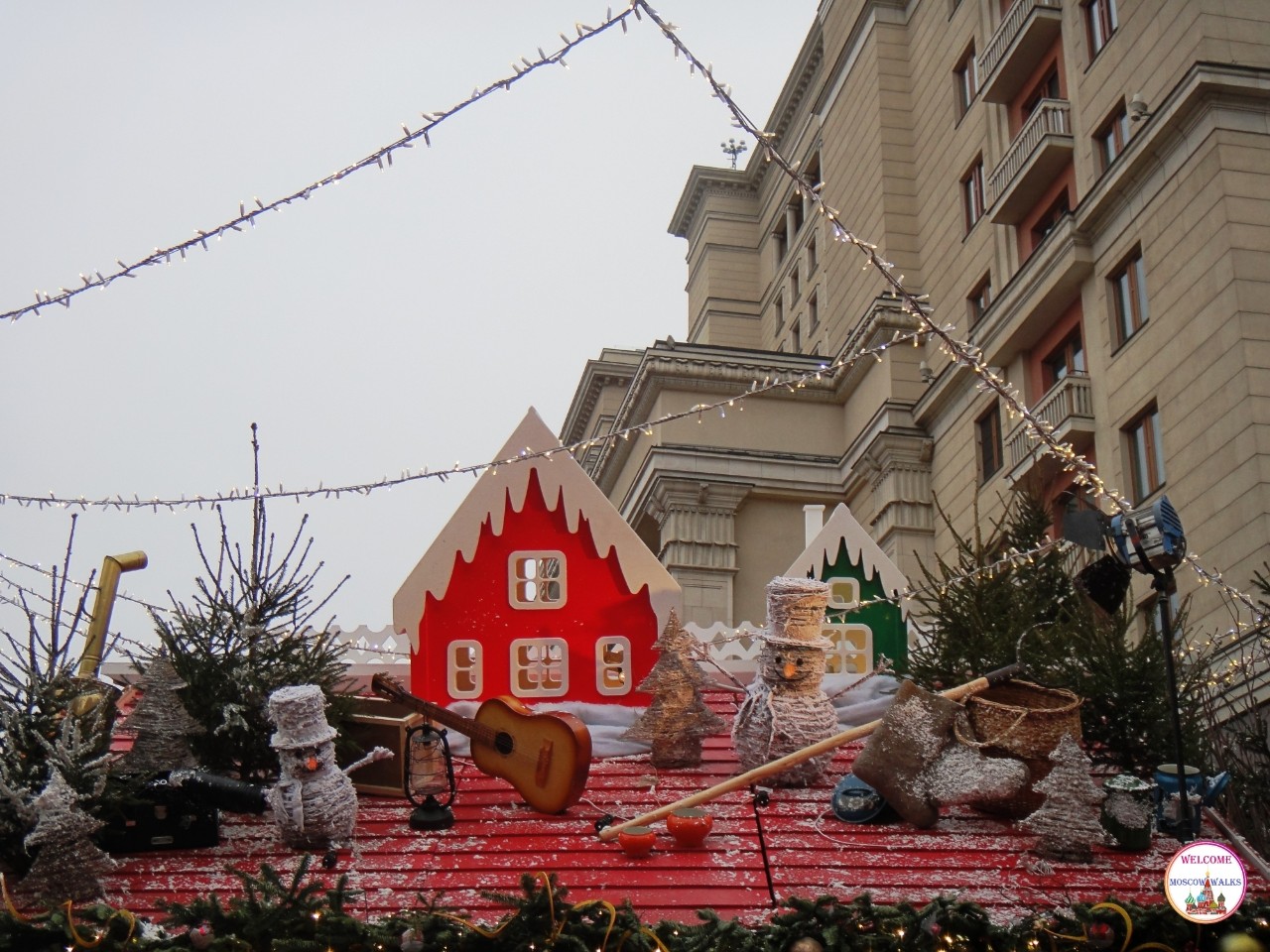 Welcome Moscow walks в LOOKY — Снежная деревня.
А Вы догадывались, что у снеговиков все как
