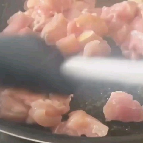 vkysno___prosto в LOOKY. #блюдаизкурицы,#рецепты,#вкусныерецепты,#простыерецепты,#фудблог,#блогоеде,#кулинария,#чтоприготовить,#сытныеблюда,#быстрыерецепты,#домашняяеда,#готовимдома,#учимсяготовить,#еданаLOOKY,#LOOKYеда. КУРОЧКА В КИСЛО -- С...