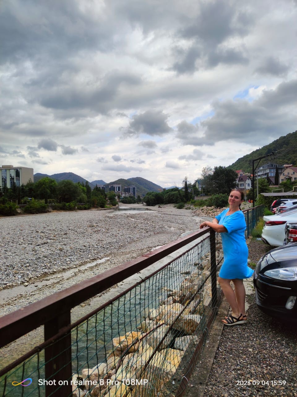 Отпуск в Небуг 🏖️🏖️🏖️🏖️🏖️🏖️🏖️🏖
Красивая, иначе не опишешь. Горы, зелень и бескрайнее море. Больше всего конечно удивляли горы, такие величественные и красивые. 
️Разделяет его  горная речка. Вода в ней прозрачная и очень интересно наблюдать как она впадает в море образуя затейливые волны🌊🌊🌊🌊🌊🌊🌊🌊🌊🌊🌊🌊🌊🌊🌊
Очень красиво 🤗