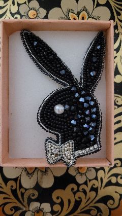 Ирина в LOOKY. #брошка,#подарок. Брошь "Кролик Playbo...