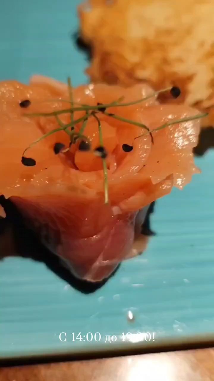 Паб Лондон в LOOKY. . ♥️Драники с сёмгой 1...
