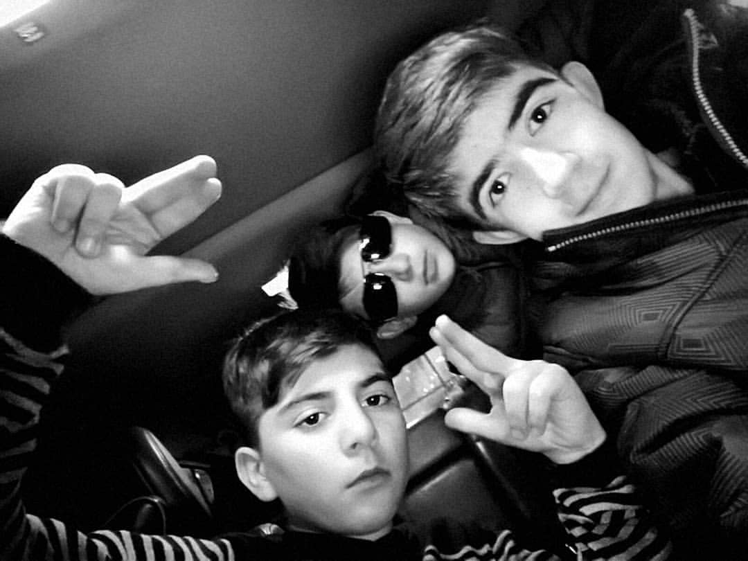 anar.mirzoev_ в LOOKY. . Братишки:)