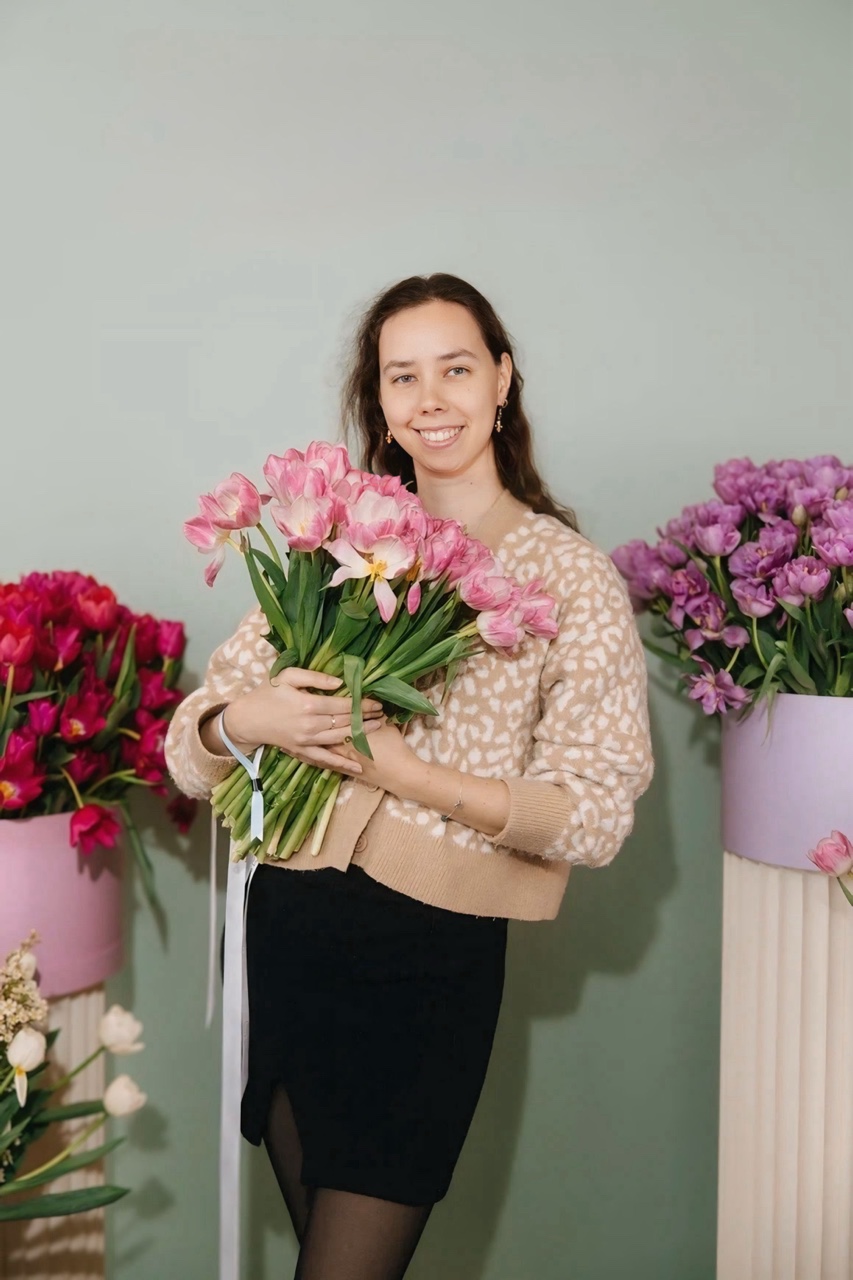 Ира и Путешествия в LOOKY. . Дарите девушкам цвет...