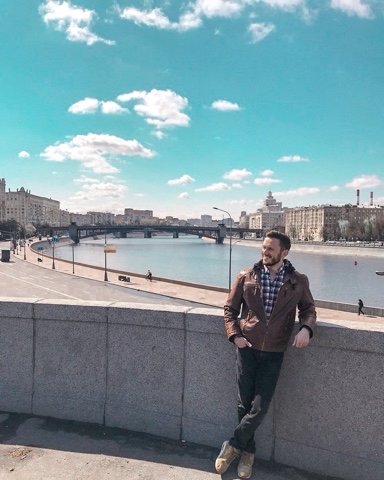 -DEN- в LOOKY. #moscow,#москва,#столица,#capitalmoscow,#capital,#sky,#man. Москва и 🌞 

#mosco...