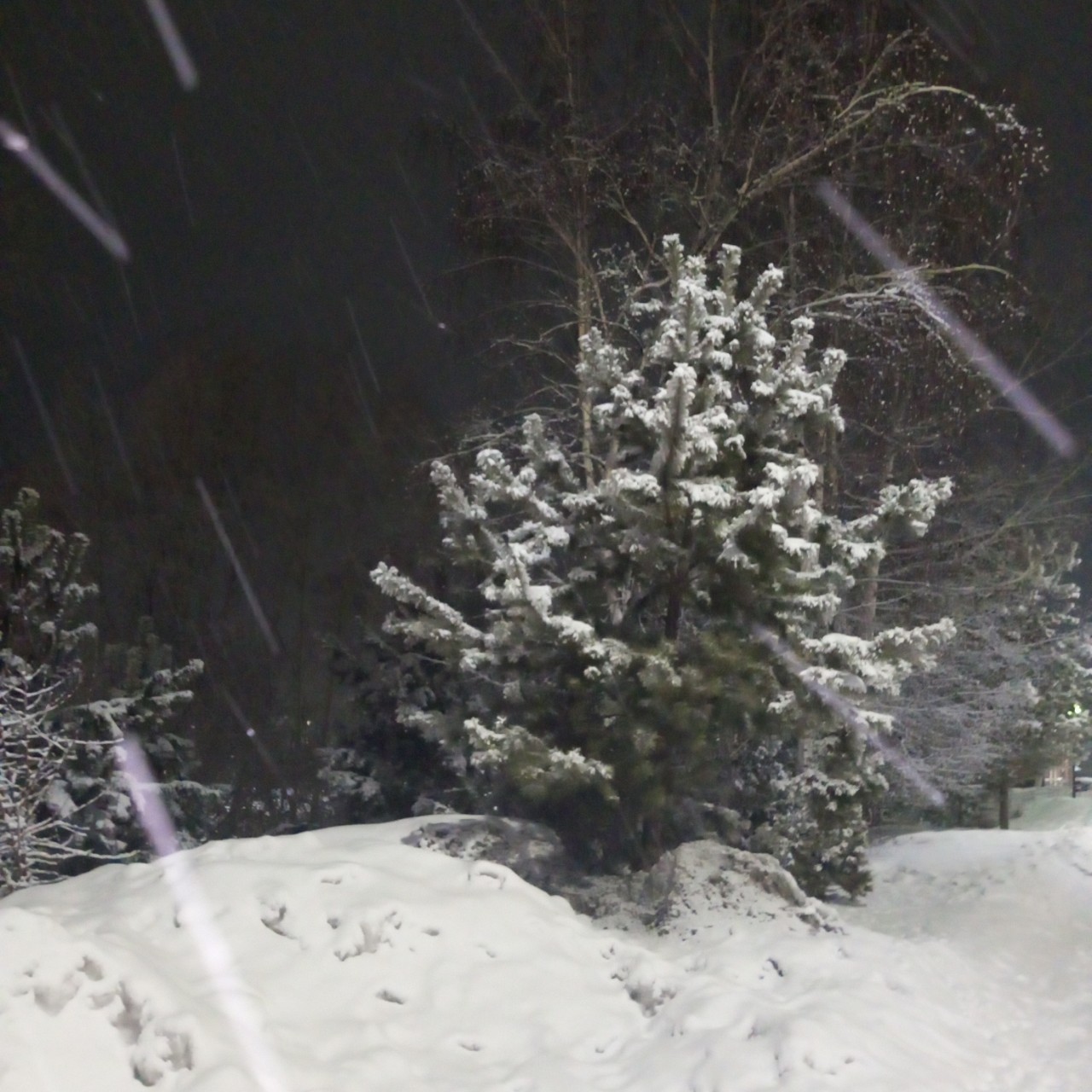 Город вечерний и снегопад. ❄❄❄
#природа
#снегопад
#красота