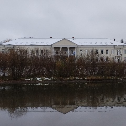 Любитель путешествий в LOOKY. . Здание не обозначено...
