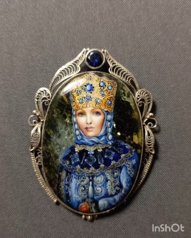 oksanalitovchenka в LOOKY. #миниатюранакамне,#лаковаяминиатюранакамне,#боярыня,#лаковаяживопись,#миниатюранакамне,#цветы#лаковаяминиатюранакамне,#миниатюра,#живописьнакамне,#миниатюранакамне,#лаковаяминиатюра,#живописьпокамню,#федоскино,#ручнаяработа,#украшения,#нижнийтагил,#tagil_edin,#pendant,#miniaturepainting. Кулон "БОЯРЫНЯ" 2024...