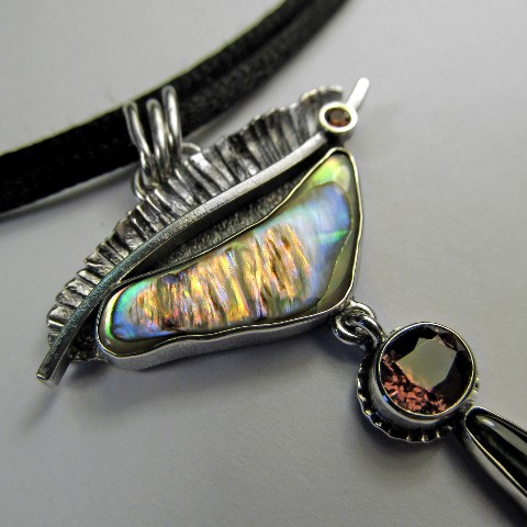 Сергей Бутаров в LOOKY. #кулон,#exo,#design,#дизайнерскийкулон,#handmade,#sergboo,#авторскиеукрашения,#ювелирныеизделия,#sergboo_пришельцы,#sergboo_aliens. 👽

Кулон CHLOE

 Од...