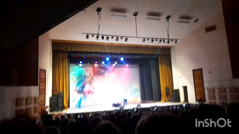 15 ноября 2025 года в мой родной город Кузнецк Пензенской областм приезжал с концерной программой Валерий Сёмин. Песня "Одинокая ветка сирени"! 🙂👍