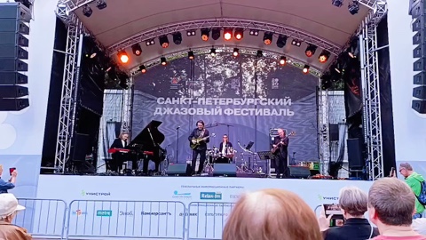 musiclover59 в LOOKY. . Мы тусим🥳 
[#джаз ]...