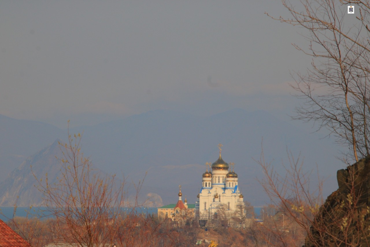  в LOOKY — Собор и гора Сестра.