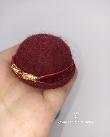 Шляпка для куклы в LOOKY. #тмпрекраснаяистория,#dollscar,,#шляпкадлякуклы,,#dollshat,#шляпкадлякуклы,,#dollhat,#labellehistoiredolls,#шляпаизкашемира,,#кукольнаяшляпка,,#шляпкадлякуклы. #тмпрекраснаяистория...