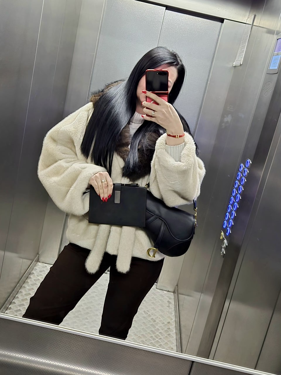 rav_anna_rav в LOOKY — Новый проект ❤️ пока под секретом 🤫