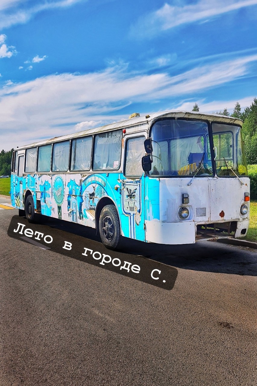 Кажется, лето решило отыграться по полной! В эти выходные город превратился в настоящую южную столицу.
Жара за +30 заставляет всех искать спасения у воды и в тени. Кто-то спасается в парках, кто-то в торговых центрах, а самые смелые — на пляжах.