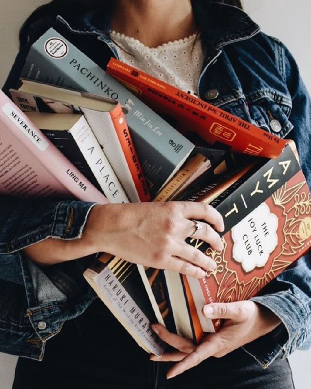 Книжная полка в LOOKY — Привет, читатели! 📚

Сегодня я запускаю интересный челлендж