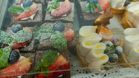 ST_desert_cake в LOOKY. . Набор пирожных на Ке...