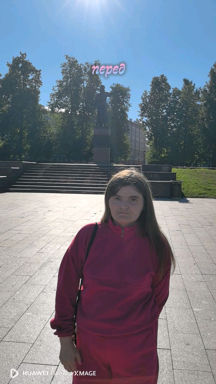 Амбассадор автостопа в LOOKY. . Площадь Минина и Пож...