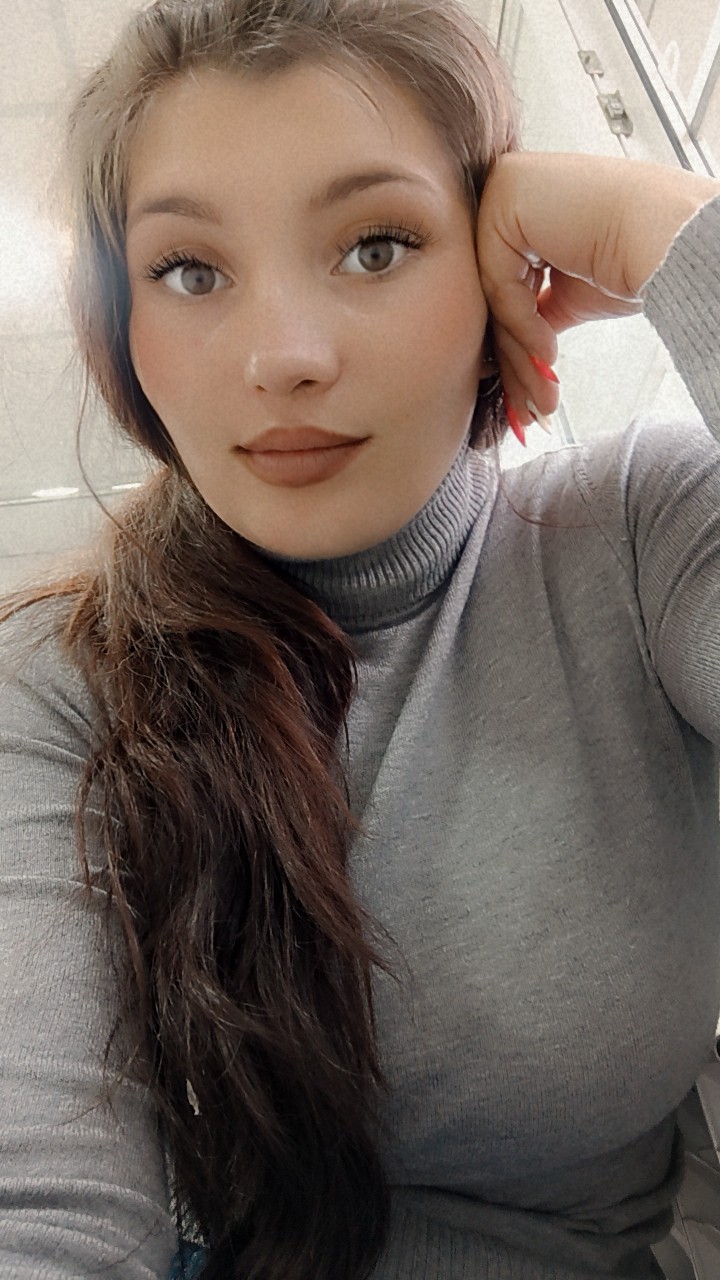 yulechka_1_8_97 in LOOKY. . 