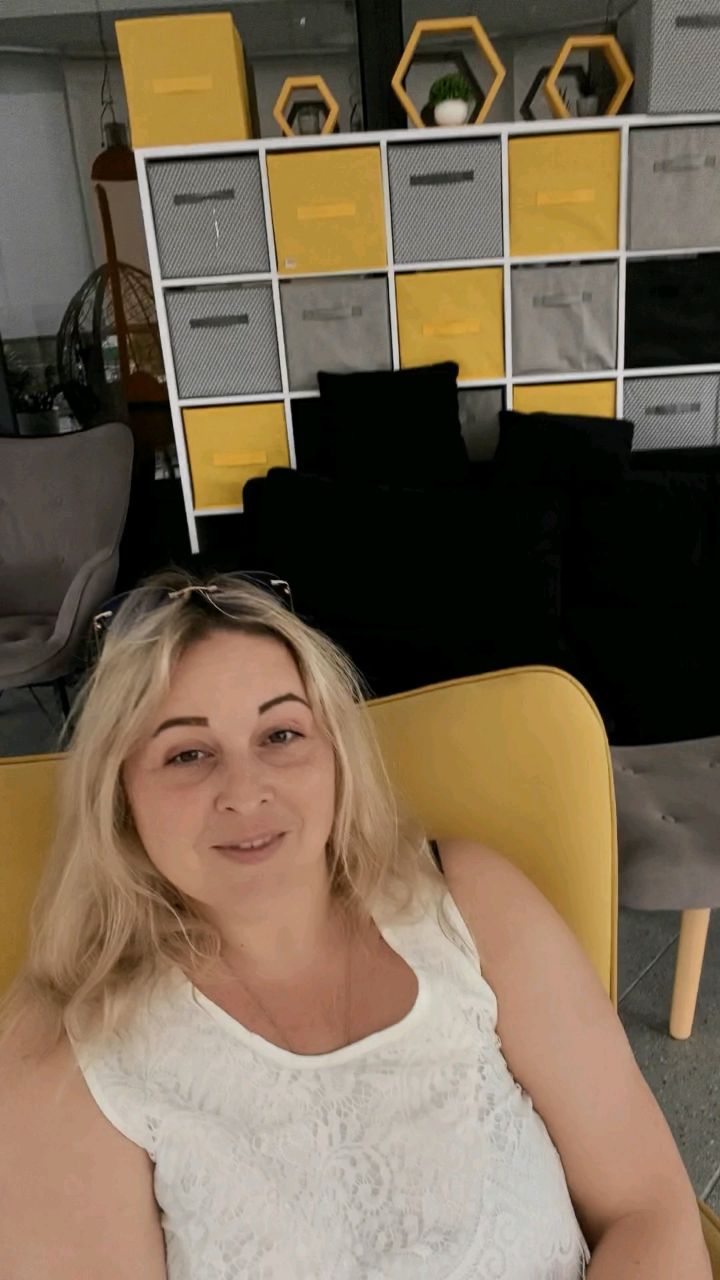 Алёна Жукова в LOOKY. . 