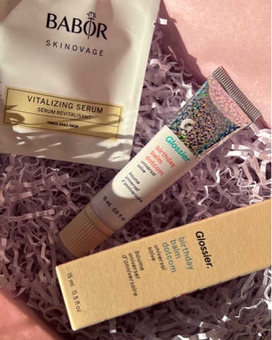 Донт Ворри Би Бьютифул в LOOKY. #glossier,#glossierlipgloss,#glossierlipbalm,#бальзамдлягуб,#бальзам,#уходзагубами. Бальзам для губ Glos...
