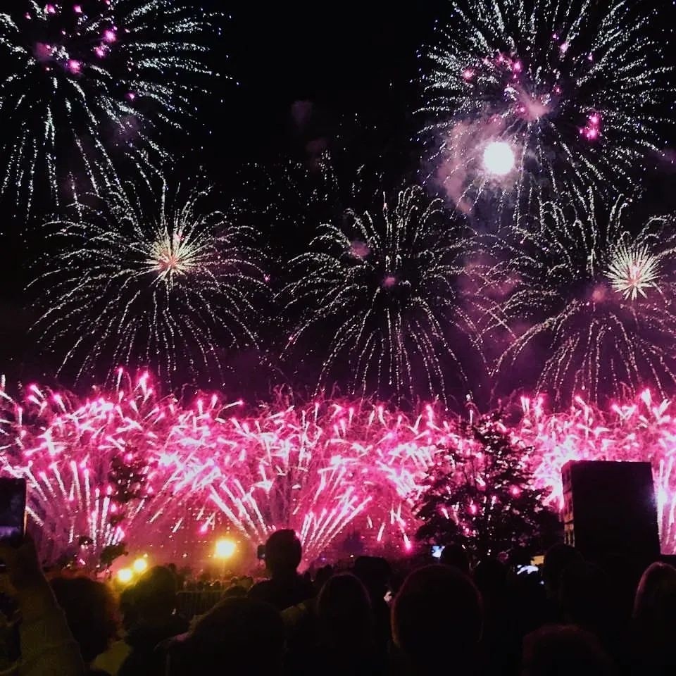 Looky_1720645271706 в LOOKY — 🎆🎇🎆  Москва.
Фестиваль фейерверков, более часа красочных 
