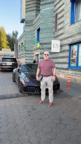 «Я душевно вполне здоров,
но шалею, ловя удачу;
из наломанных мною дров
я легко бы построил дачу.»

— Это не я сказал, это Игорь Губерман.🙂
У меня то дров, на пару дворцов, с конюшнями, наломано!🤷😂 

Доброго всем времени друзья, и настроения хорошего! 
#УмудрённыхЦитаты 
#КомандаКРА