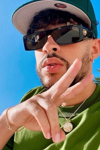 Bad Bunny в LOOKY. #Bad. #Bad bunny 💙💙💚💚
...