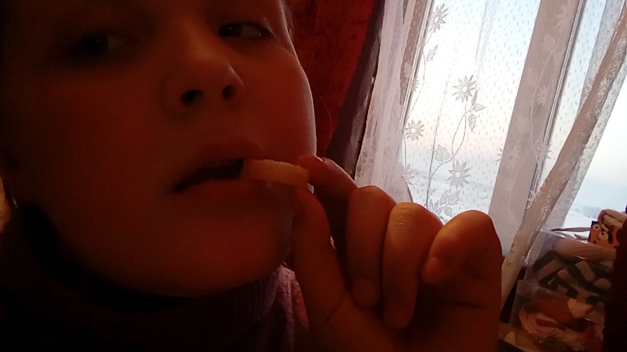 Looky_1702196294045 in LOOKY. . 