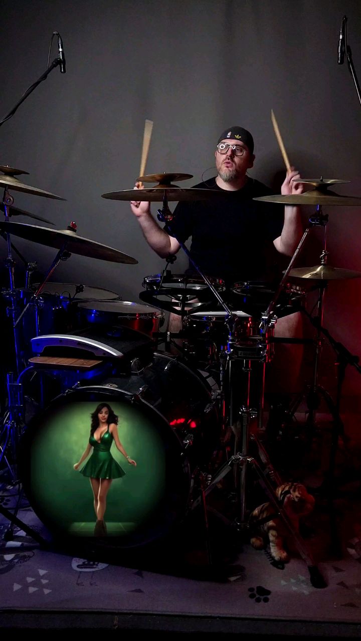Prakshdrums в LOOKY. #drums,#drumcover,#drummer,#drumming,#prakshdrums,#music,#барабаны. naughty boy - la la ...