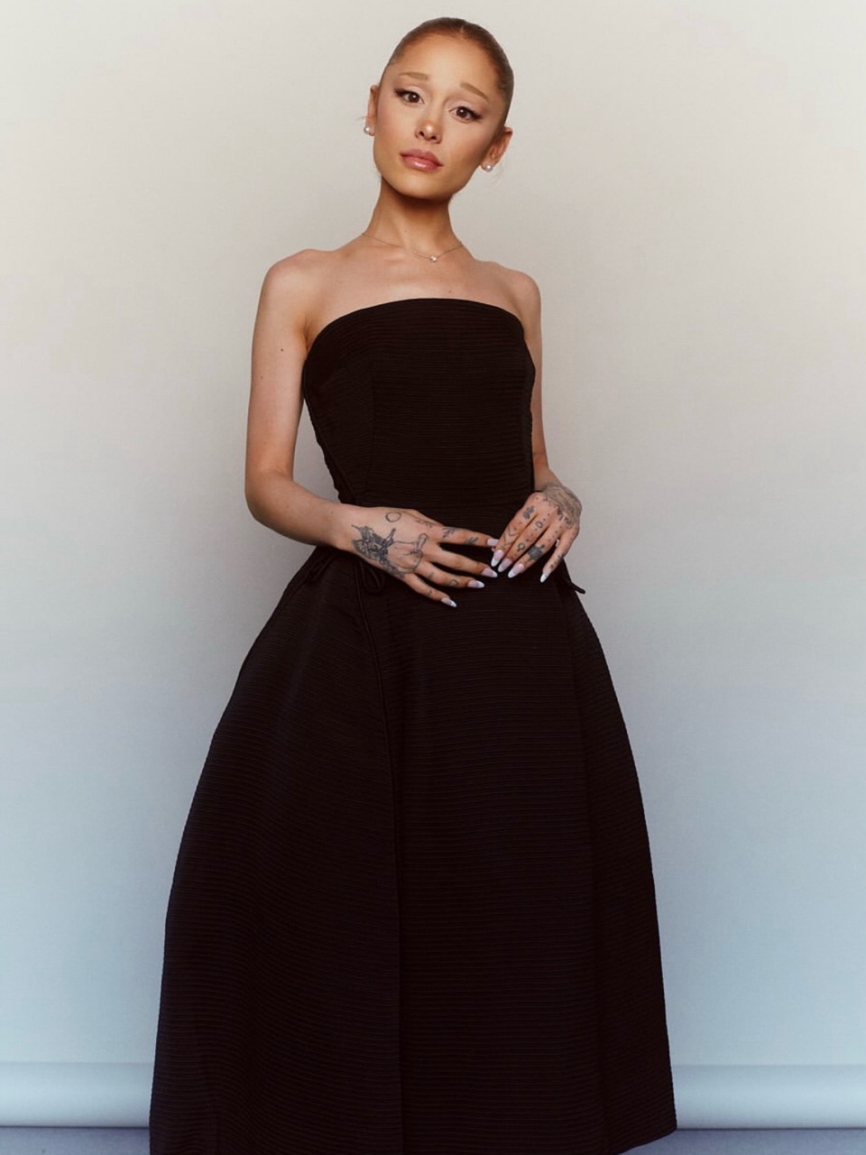 Ariana Grande in LOOKY