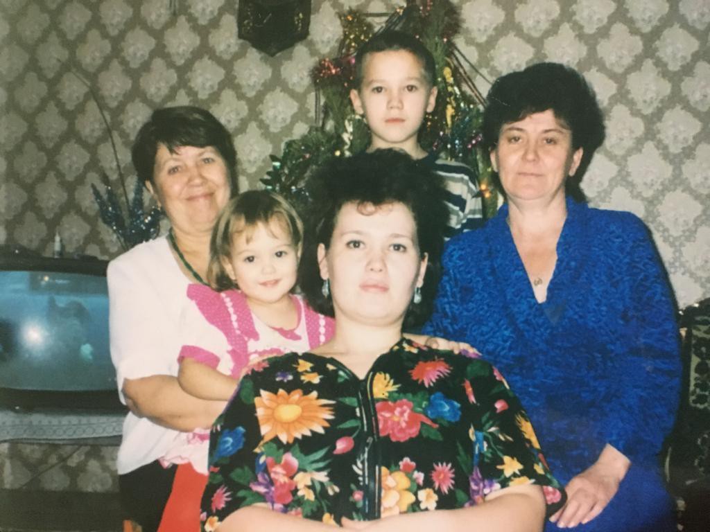Наша большая семья 💖

#большаясемья #семья #родные #родныедуши #счастьевсемье #любящаясемья #якутск #якутия #россия