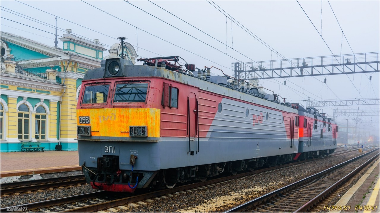 Электровоз ЭП1-058  станция Иркутск-пассажирский
Восточно-сибирская ЖД .

#жд #железнаядорога #всибжд #транссиб #иркутск #иркутскаяобласть #станция #чугунка #электровоз #ЭП1