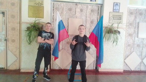 Илья Половка в LOOKY. #лони. Сдесь только русские...