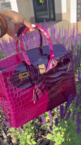Alisa в LOOKY. #копиибрендов,#брендовыевещи,#аксессуары,#сумки,#hermes,#байер,#Китай,#байеризкитая,#премиумкачество,#зеркальныекопии. Девочки 😍

Ну это т...