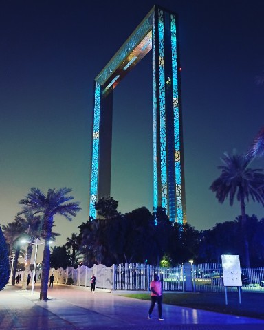 BORODA TRAVEL в LOOKY. #Исходное_фото,#LOOKY_нейронка. Dubai Frame 
Классно...