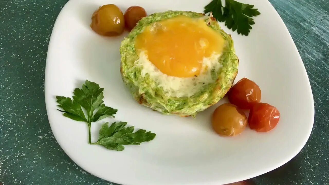 Меню на каждый день в LOOKY — Кабачковые «гнёзда» с яйцом.

Кабачок — 1 шт.
Сыр твёрдый на