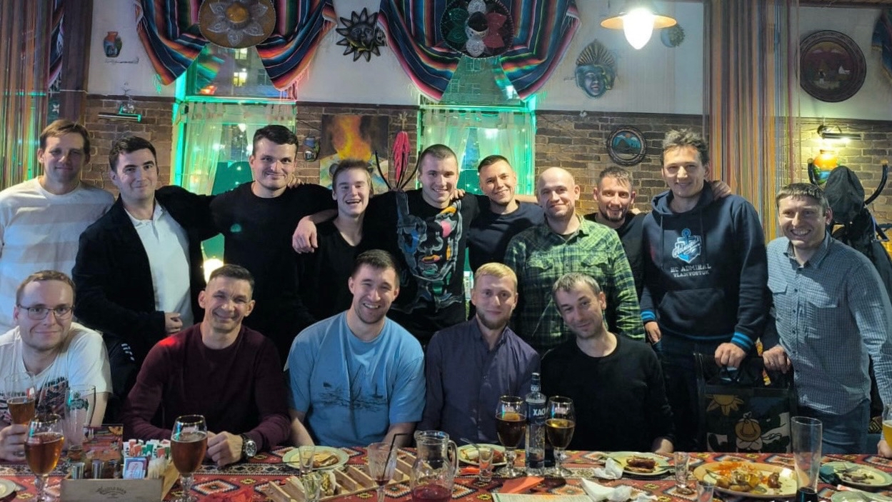 Отрабатываем броски с синей линии🏒