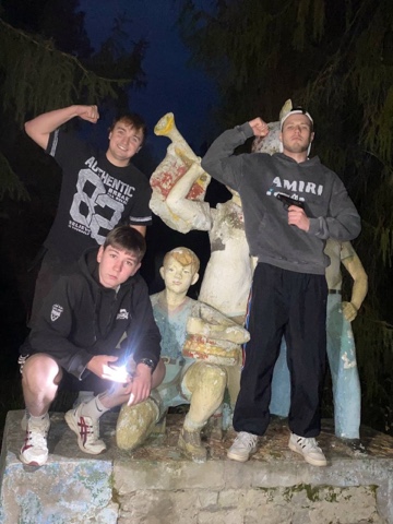 Каштанов в LOOKY. . 