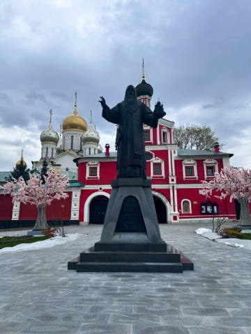 Петрусь Анастасия в LOOKY. . Зачатьевский монасты...
