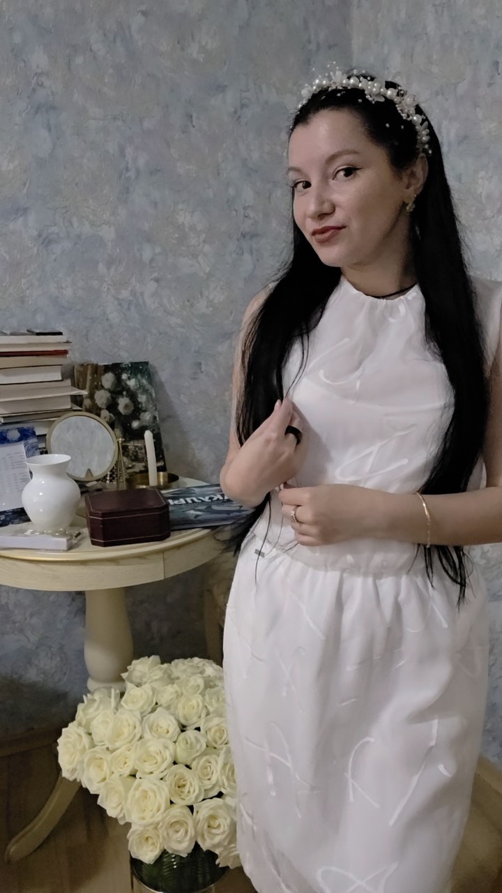 С днём знаний 🥳
Владивосток уже отпраздновал ✅️
#деньзнаний #школа #платьеналинейку