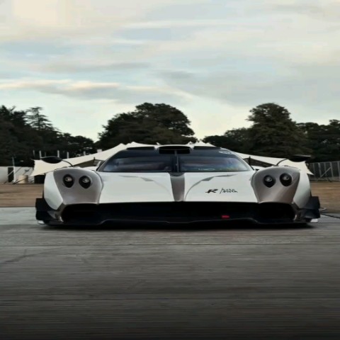 Usertik в LOOKY. . Edit#pagani