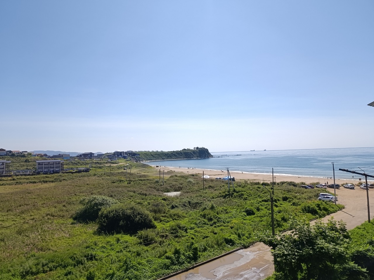 Рано утром t°была +15°,потом потеплее стало+22°