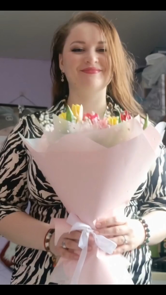 Мария Царёва_MariaLuminaTarot в LOOKY. #8марта,#8марта2026года,#букет,#букетцветов,#букеттюльпанов8марта,#букеттюльпанов,#любимый,#любимыймуж,#благодарю. Этот замечательный б...