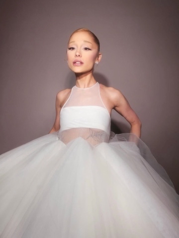 Ariana Grande в LOOKY. . Thank you again, VMA...
